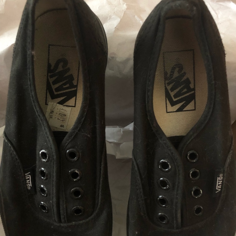 black vans size 5.5, perfect condition, ONLY FOR HALF THE PRICE!